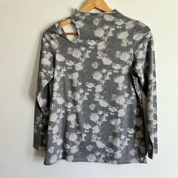 Chaser Floral Cut out Long Sleeve Tee - Picture 3 of 8